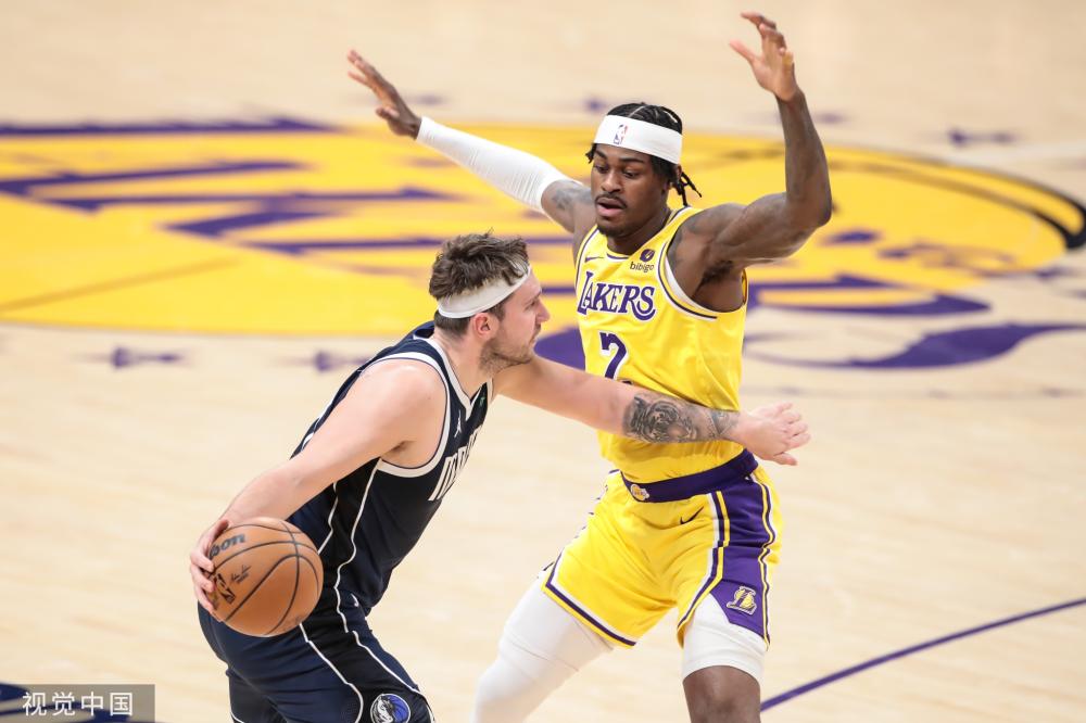 王楚钦回忆巴黎奥运球拍被踩断：那一刻很无助也很崩溃_比赛_什么_乒乓球.