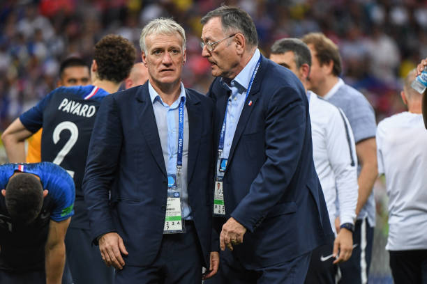 先后破门 先后破门